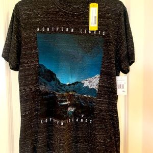 New boys size large tee shirt by Capsule